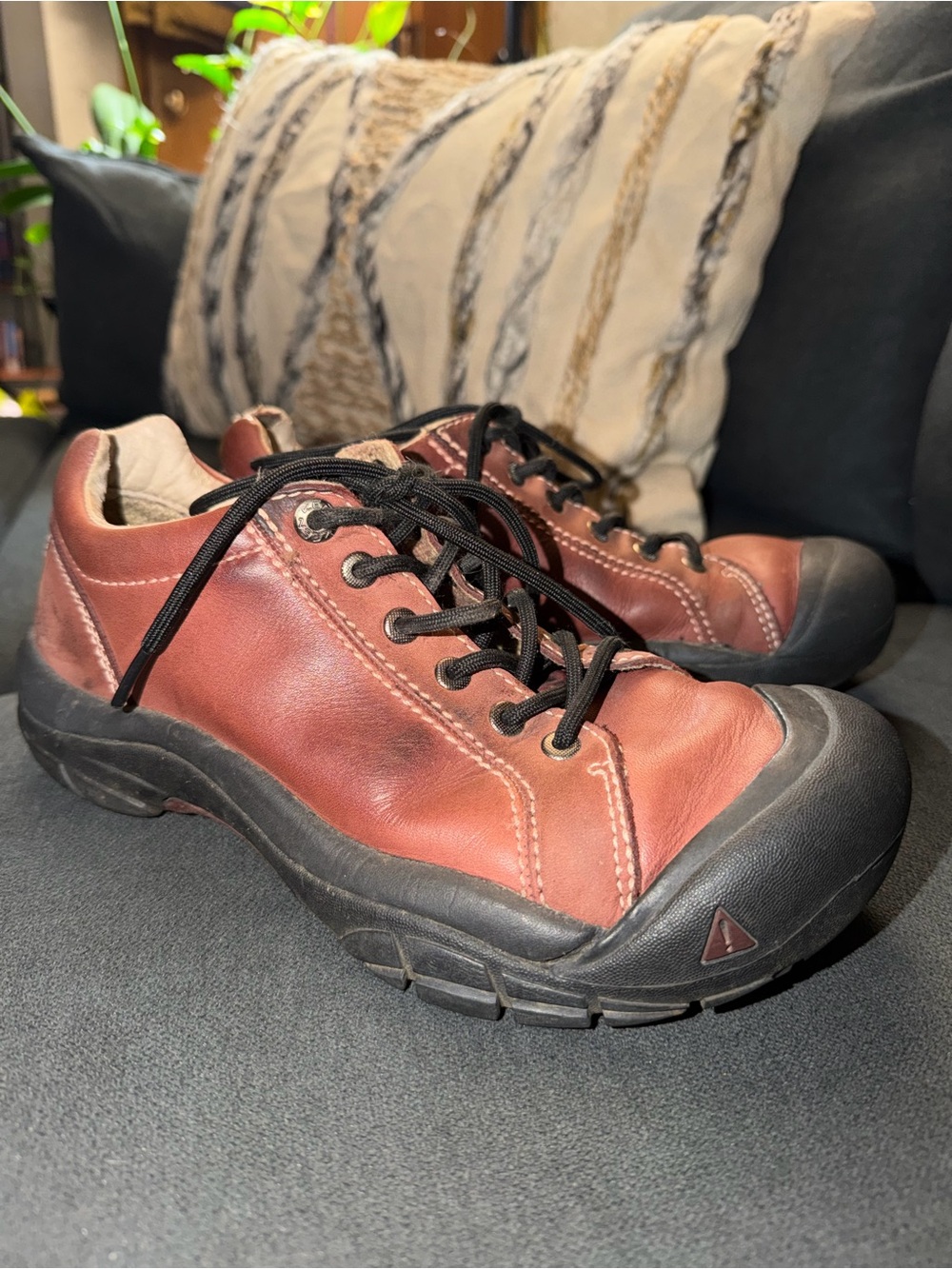 KEEN Men's Brown/Black Leather Low Top Lace-Up Sneaker Rubber Outsole